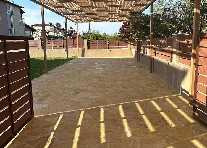 Micasa Palace 2 Vakantiehuis Korinós